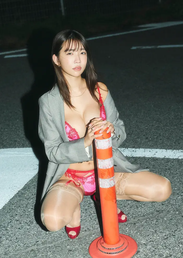 아마우 키스미 사진집 「다이탄 미드나이트」 Set.03