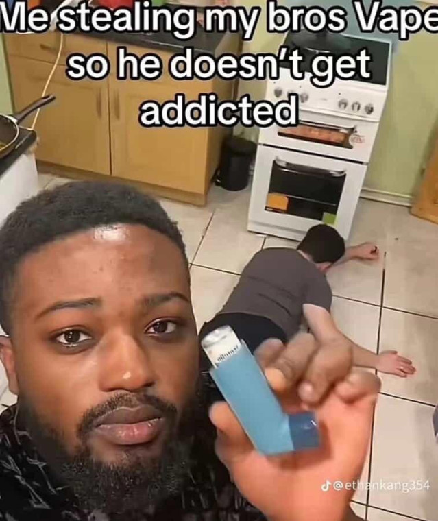친구가 중독되지 않도록 전자담배를 숨겼다