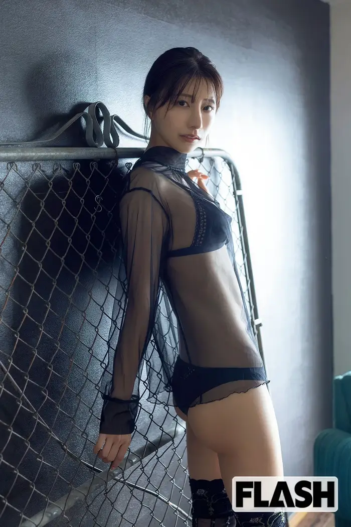 스즈키 유카, 플래시 2025년 11월 4일호