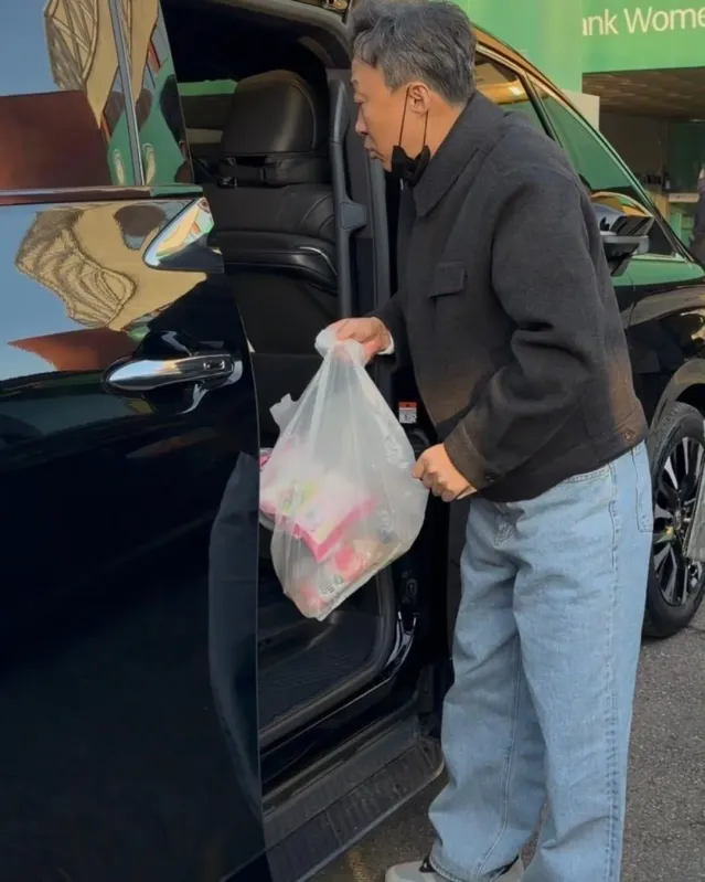 배우 이성민이 팬들을 위해 준비한 역조공