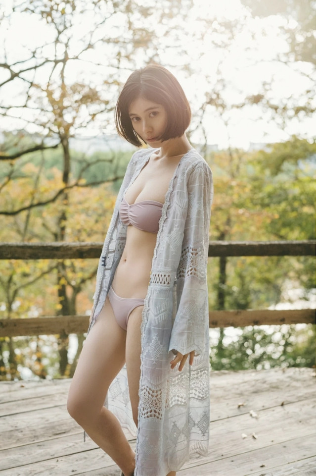 오쿠보 사쿠라코 그라비아 디지털 사진집 「꿰뚫을 듯한 아름다움」 Set.01