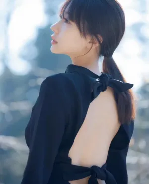 침대에서 달려드는 처자